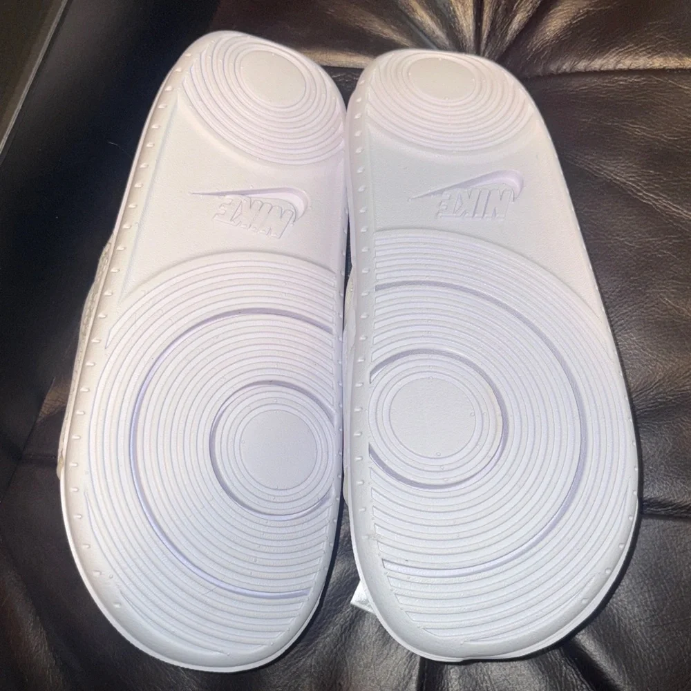 Nike White Holiday Wreath Slippers
